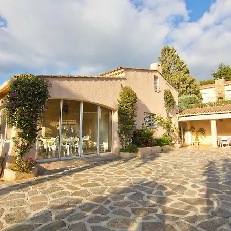 Villa Mimosas *